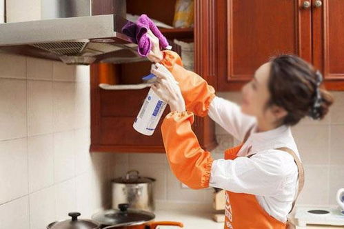 不用一滴水，油煙機快速潔凈如新，全家受益的實用技巧